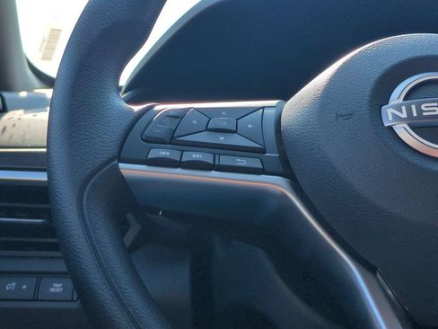 Used 2025 Nissan Altima 2.5 SV FWD image 20