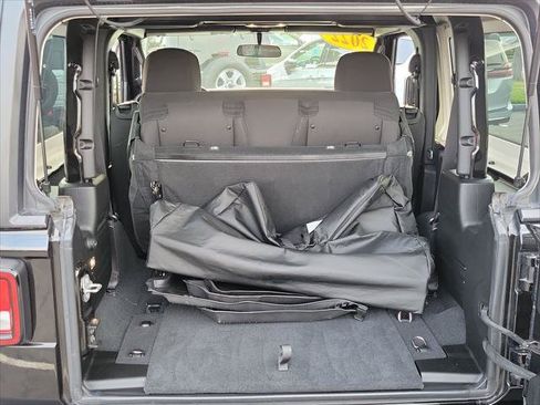 Certified 2022 Jeep Wrangler Sport AWD/4WD image 18