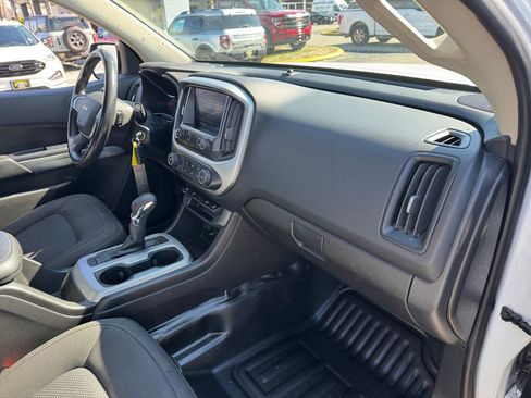 Used 2022 Chevrolet Colorado LT w/ Fleet Safety Package image 19