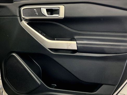 Used 2022 Ford Explorer XLT w/ Equipment Group 202A image 23