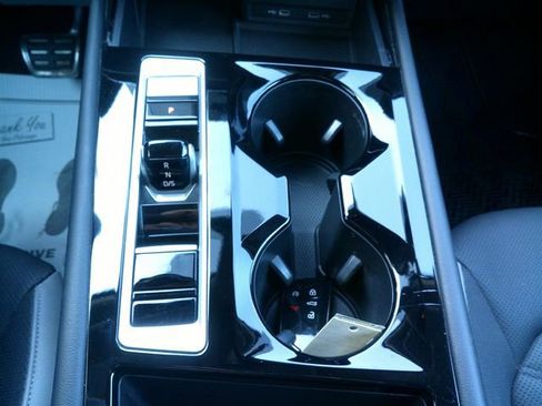 Used 2024 Volkswagen Atlas Peak Edition SEL AWD/4WD image 22