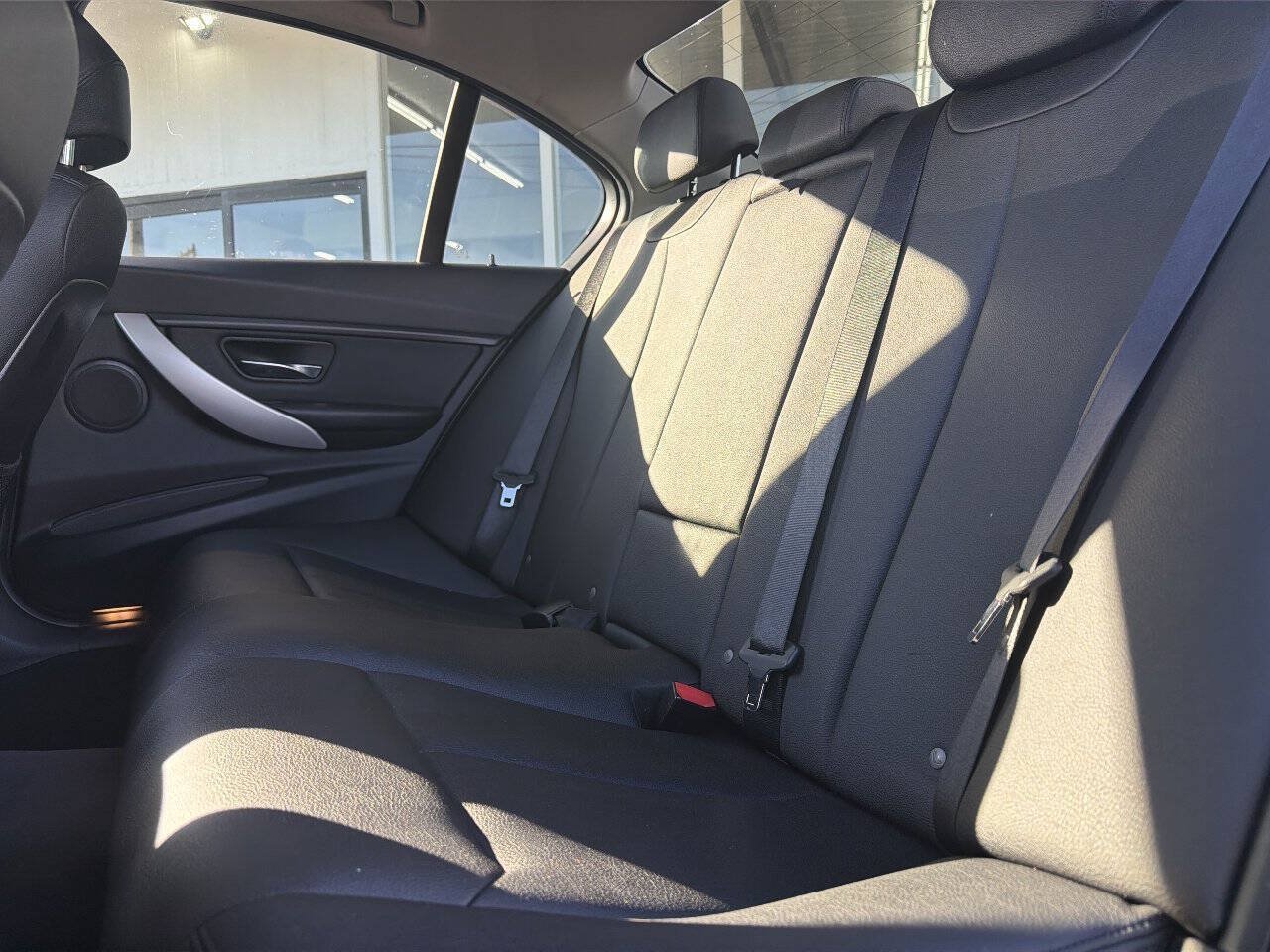 Used 2014 BMW 320i Sedan RWD image 22