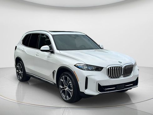 New 2026 BMW X5 xDrive40i w/ Premium Package AWD/4WD image 3
