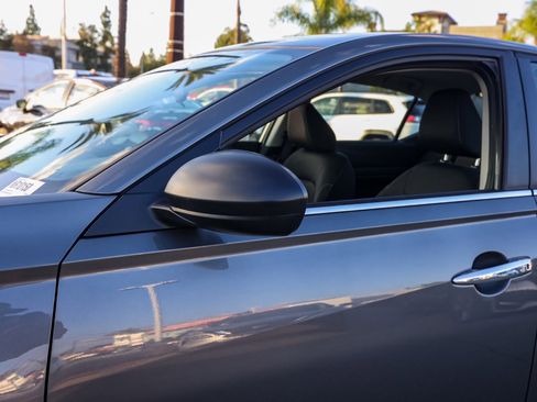 Used 2025 Nissan Altima 2.5 S image 12