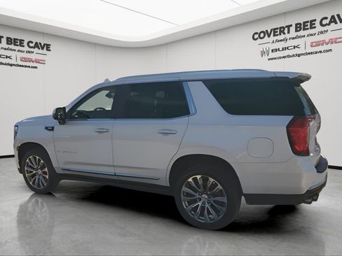 Used 2021 GMC Yukon Denali w/ Denali Premium Package image 6