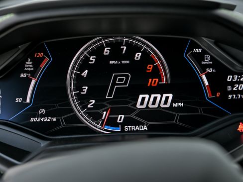 Used 2021 Lamborghini Huracan EVO RWD image 30