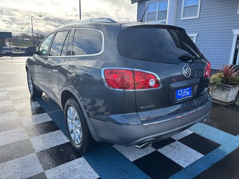 Used 2011 Buick Enclave CXL image 3