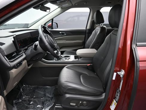 Used 2025 Kia Carnival EX FWD image 20