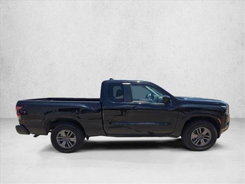 Used 2025 Nissan Frontier SV RWD image 4