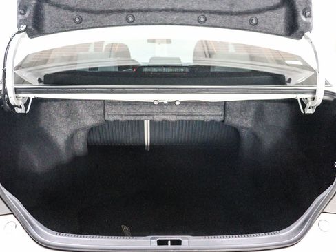 Used 2014 Toyota Camry LE FWD image 26