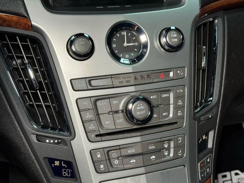 Used 2011 Cadillac CTS Premium image 39