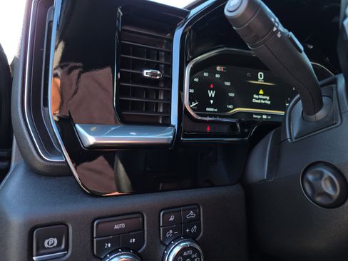 Used 2025 GMC Sierra 1500 SLT w/ SLT Premium Package image 22