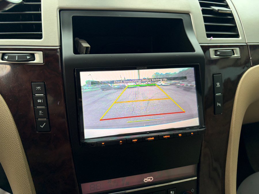 Used 2010 Cadillac Escalade 4WD Hybrid image 47