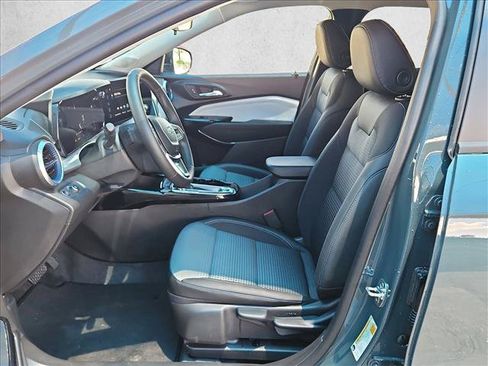 New 2026 Chevrolet Trax LT w/ Driver Confidence Package FWD image 4