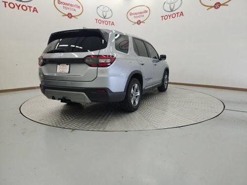 Used 2025 Honda Pilot EX-L image 8