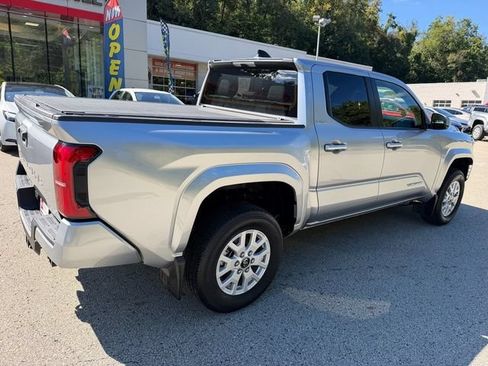 Certified 2025 Toyota Tacoma SR5 AWD/4WD image 4