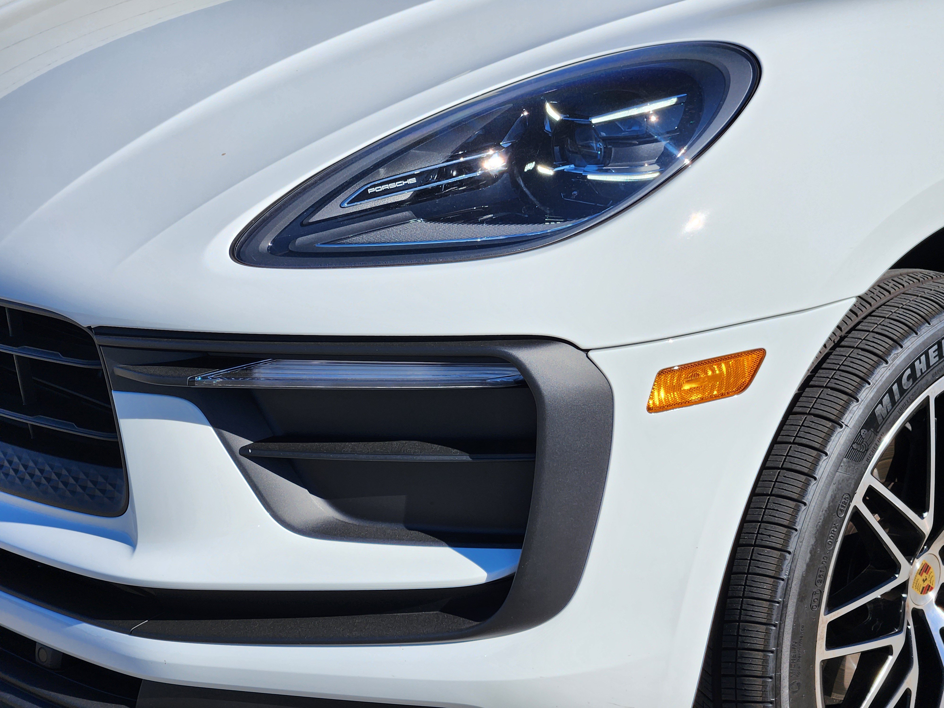 Certified 2026 Porsche Macan AWD/4WD image 32