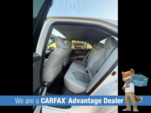 Used 2018 Toyota Camry SE w/ Moonroof Package FWD image 37