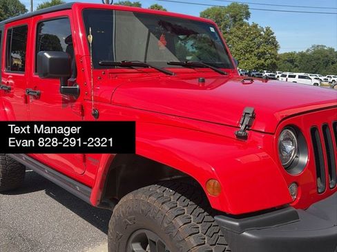 Used 2017 Jeep Wrangler Unlimited Sahara AWD/4WD image 12