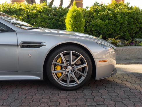 Used 2015 Aston Martin V8 Vantage GT image 14