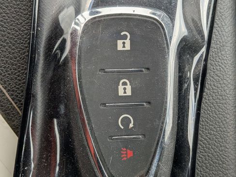 Used 2025 Chevrolet Trax LT w/ LT Convenience Package image 36