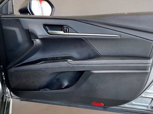 Used 2025 Toyota Camry SE FWD image 25