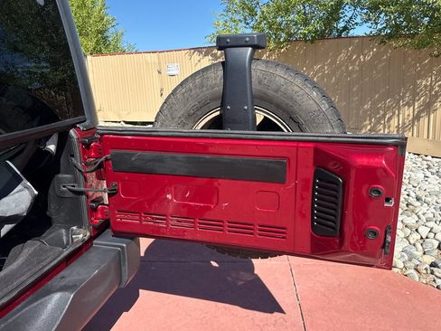 Used 2012 Jeep Wrangler Unlimited Sport AWD/4WD image 7