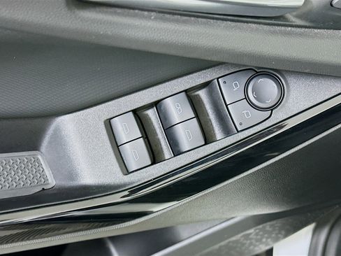 Used 2025 Chevrolet Equinox LT image 15