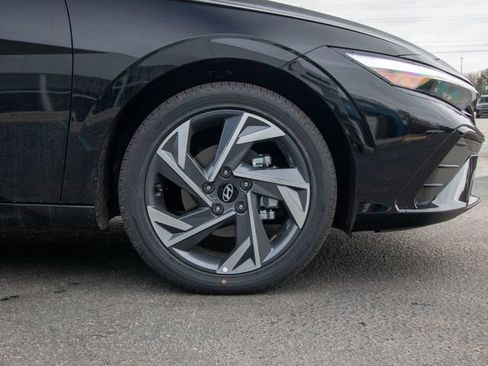 New 2026 Hyundai Elantra Limited image 5