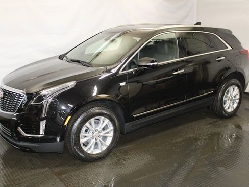 New 2026 Cadillac XT5 Luxury image 2