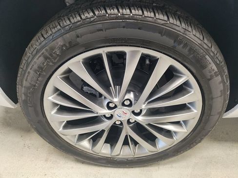New 2026 Buick Enclave Avenir w/ Super Cruise Package FWD image 3