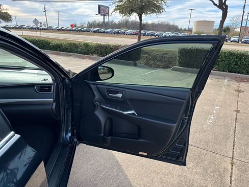 Used 2016 Toyota Camry LE image 16