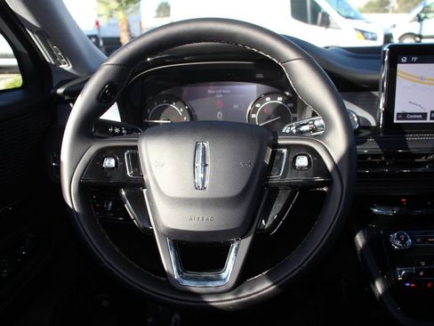 Certified 2022 Lincoln Corsair AWD w/ Equipment Group 101A image 11