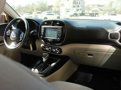 Used 2020 Kia Soul S FWD image 20