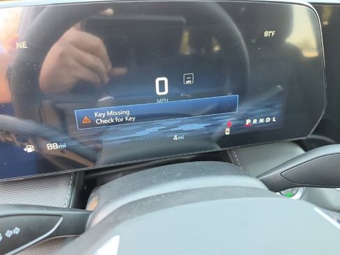 Used 2026 Chevrolet Equinox LT w/ Safety and Technology Package FWD image 15