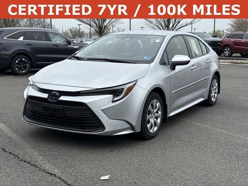 Used 2025 Toyota Corolla LE image 5