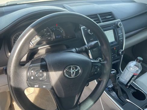 Used 2015 Toyota Camry LE image 8