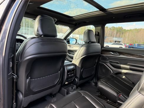 New 2026 Jeep Grand Cherokee L Limited w/ Limited Altitude Package AWD/4WD image 27