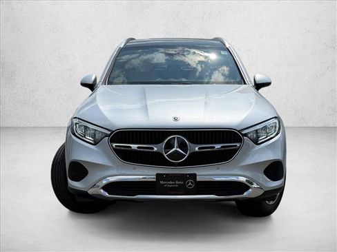 Used 2025 Mercedes-Benz GLC 300 4MATIC image 2