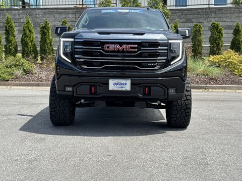 Used 2024 GMC Sierra 1500 AT4 w/ AT4 Premium Package image 3