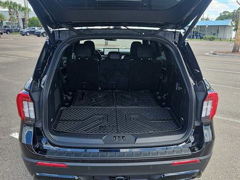 Used 2025 Ford Explorer ST-Line w/ ST-Line Street Pack AWD/4WD image 21