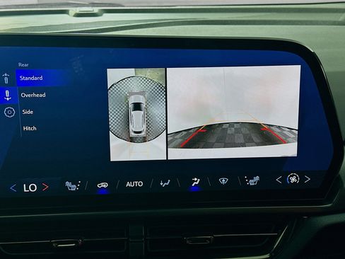 Used 2025 Chevrolet Equinox EV RS image 23