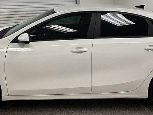 Used 2024 Kia Forte LXS image 8