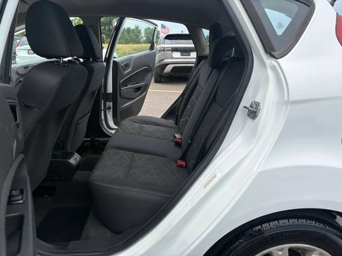 Used 2013 Ford Fiesta SE FWD image 17