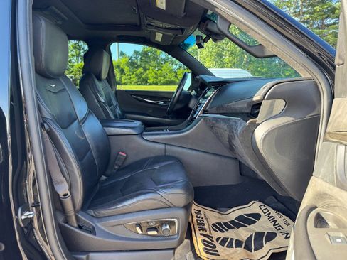 Used 2017 Cadillac Escalade Platinum AWD/4WD image 20