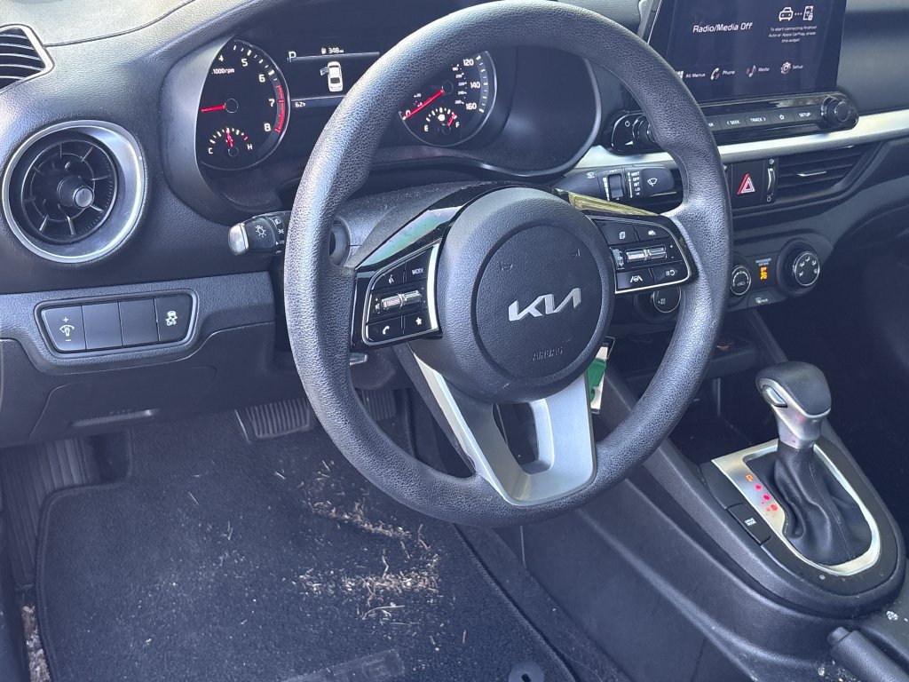Used 2022 Kia Forte LXS FWD image 5