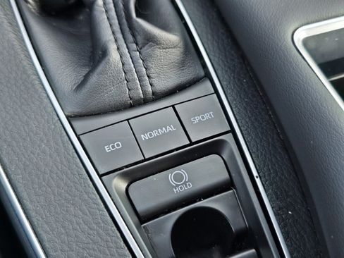 Certified 2019 Toyota Avalon XSE w/ All Weather Liner Package FWD image 7