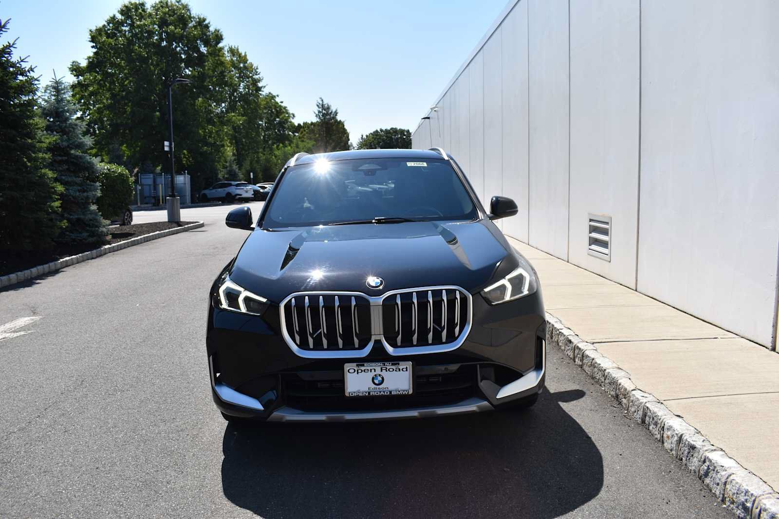 Used 2025 BMW X1 xDrive28i w/ Convenience Package AWD/4WD image 3