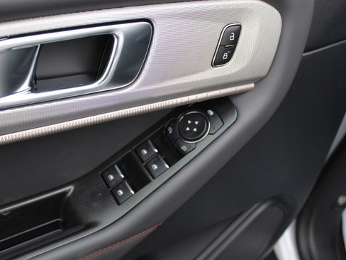 New 2026 Ford Explorer Active AWD/4WD image 22