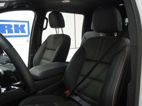 Used 2025 Chevrolet Traverse High Country image 19